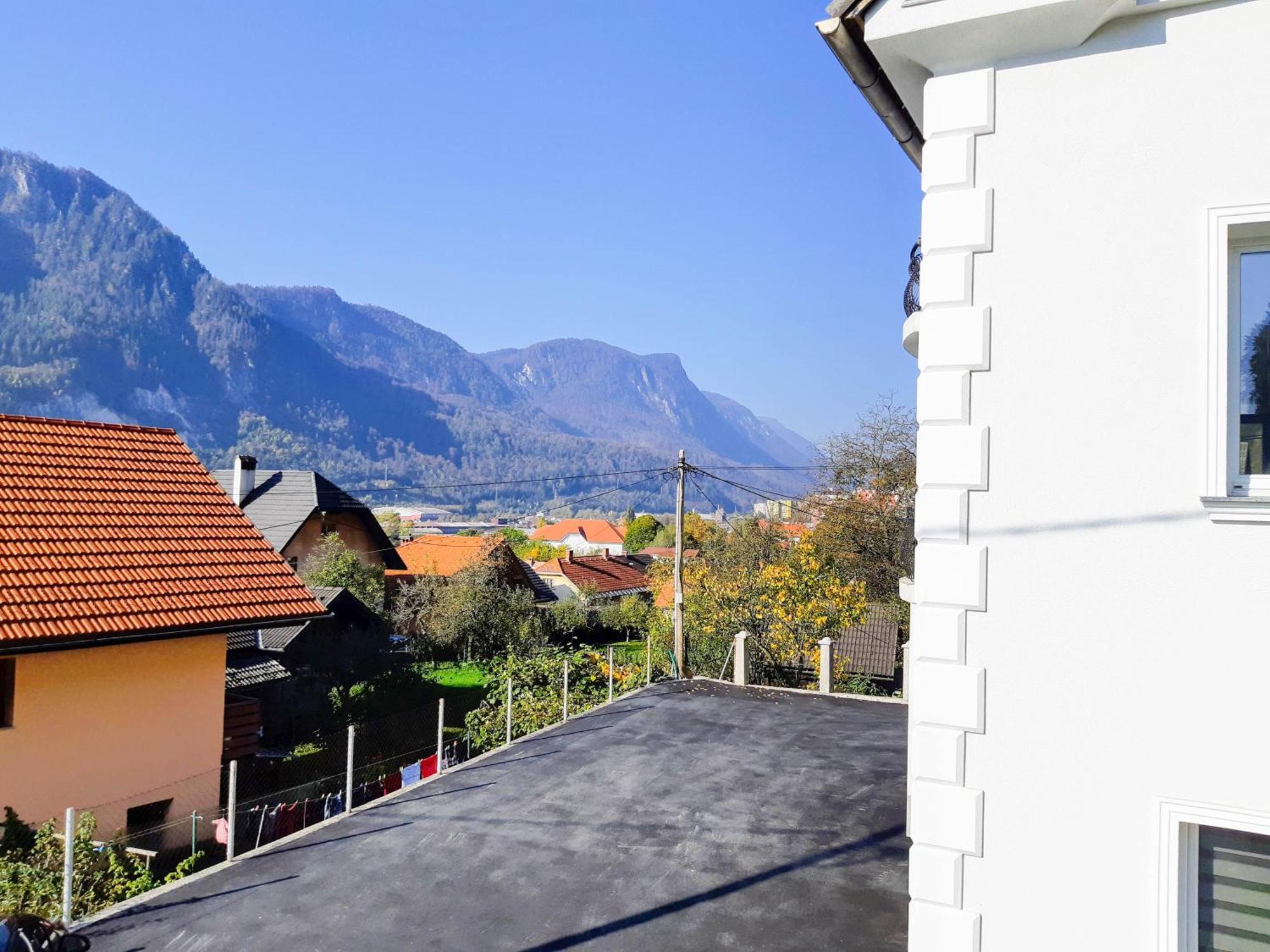 Villa Hillside Apartment Jesenice Dış mekan fotoğraf