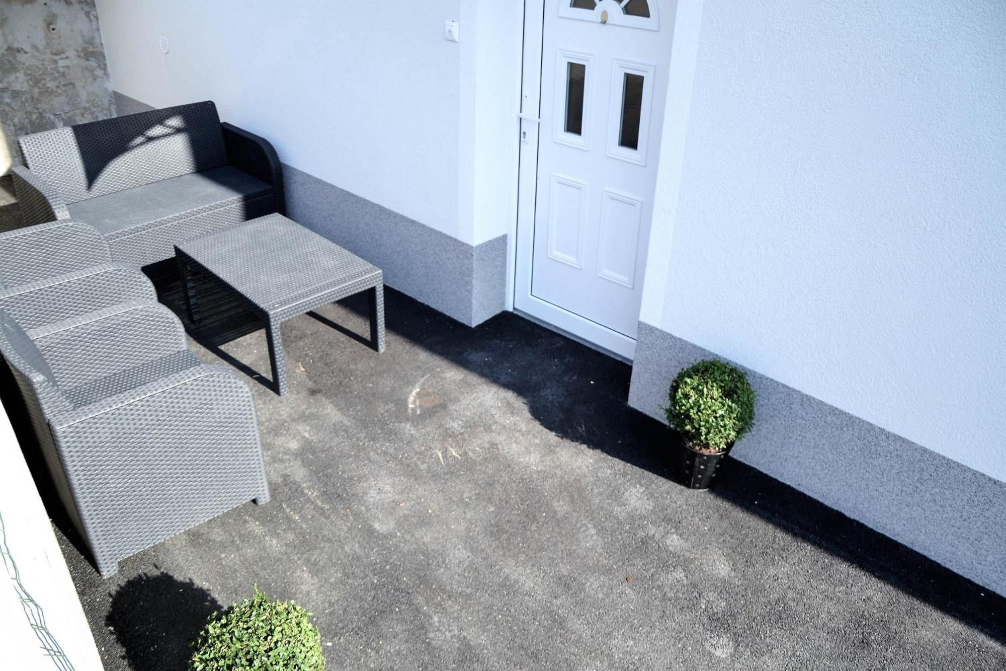 Villa Hillside Apartment Jesenice Dış mekan fotoğraf