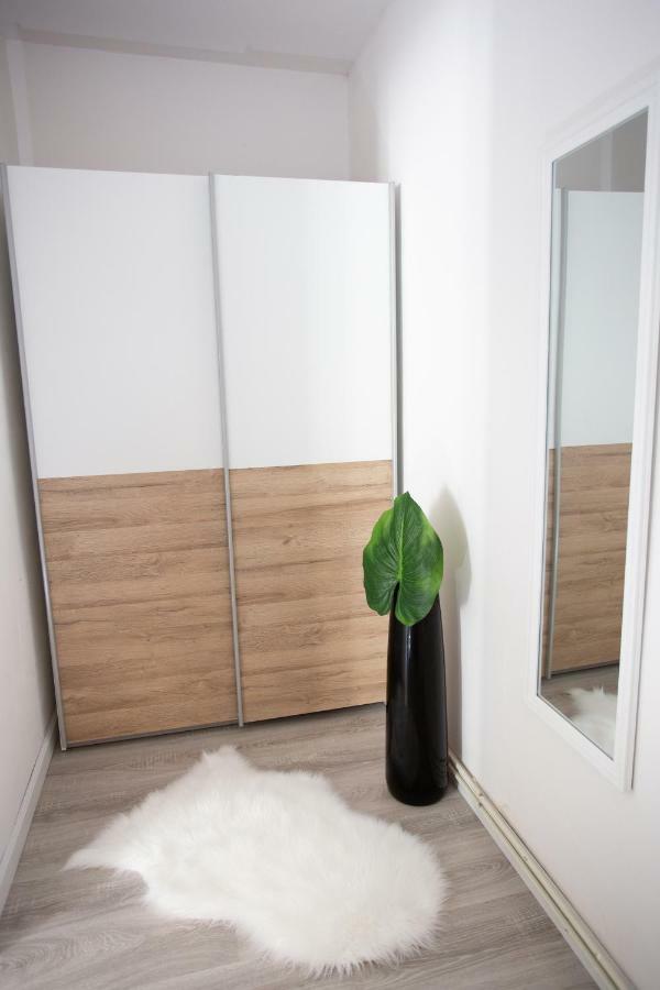 Villa Hillside Apartment Jesenice Dış mekan fotoğraf